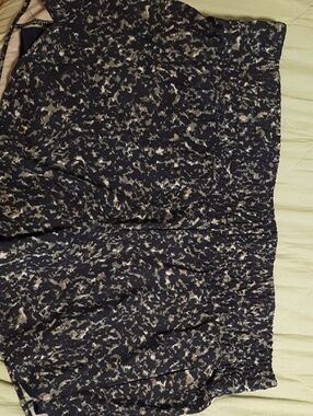 Avia XL Navy and Beige Workout Shorts, Pockets & Lined , New